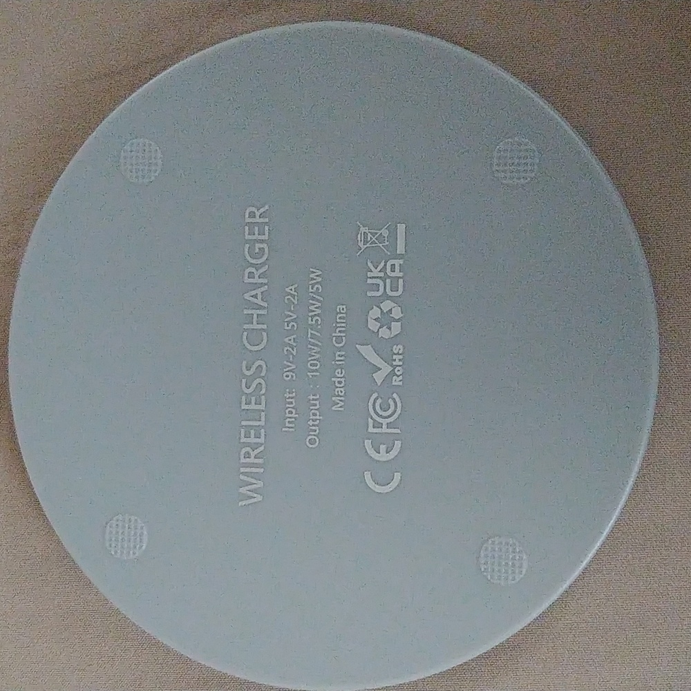 Wireless Fast Phone Charger - Picture 4 of 5